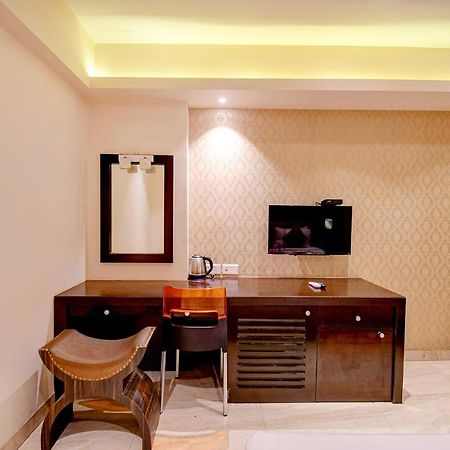 Hotel Radiant Калькутта Экстерьер фото