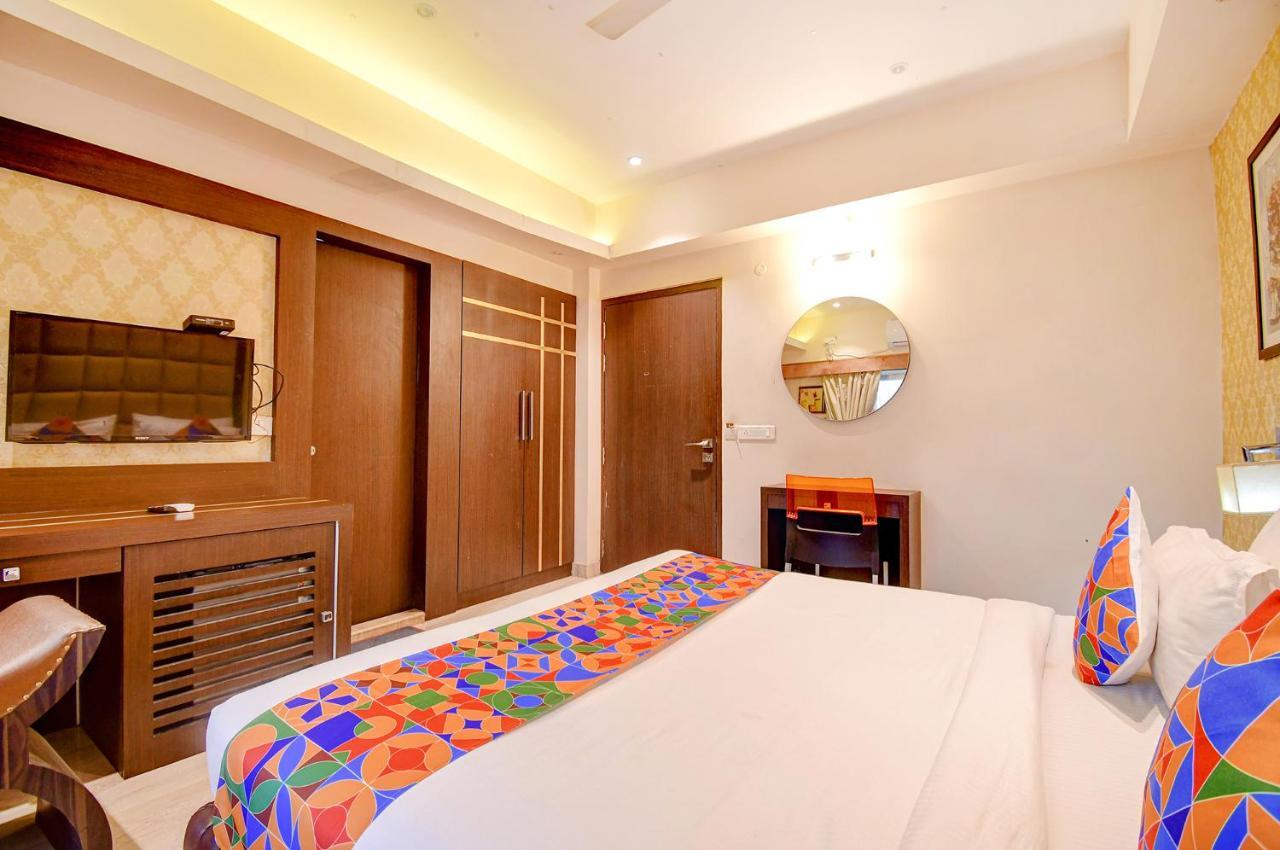 Hotel Radiant Калькутта Экстерьер фото
