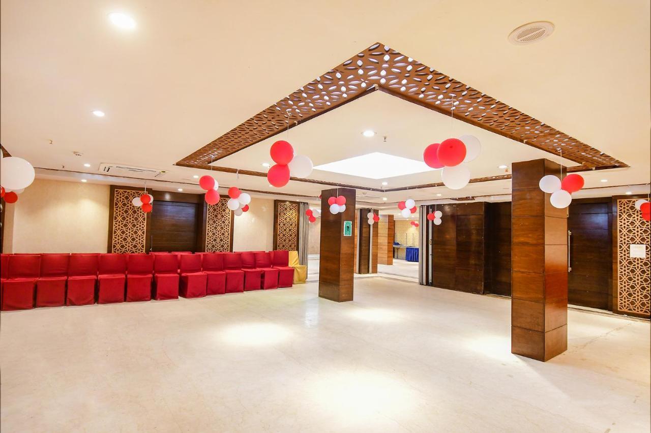 Hotel Radiant Калькутта Экстерьер фото